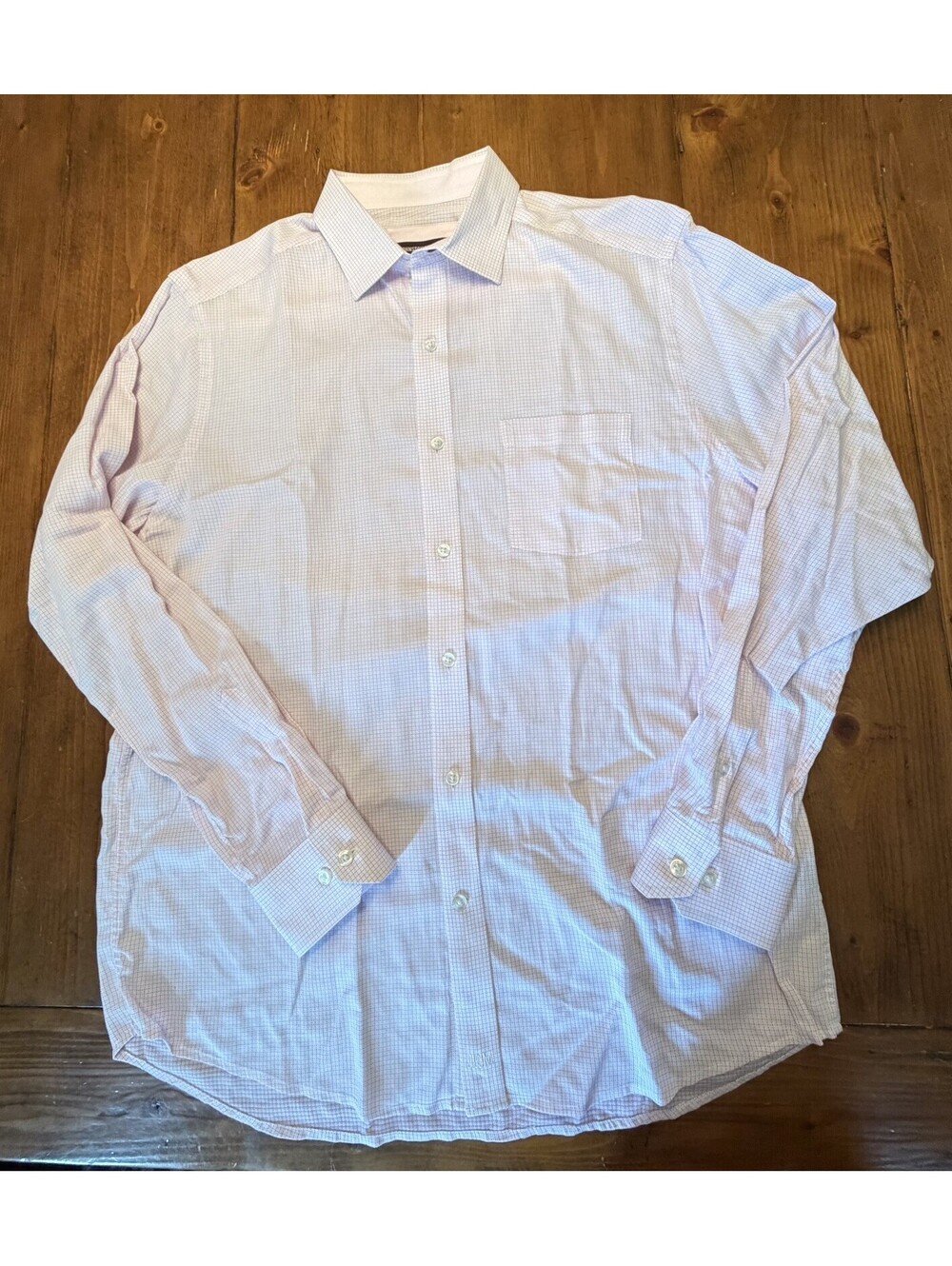 Johnston & Murphy Men’s M Red Pattern Dress Shirt. Hidden buttons point collar